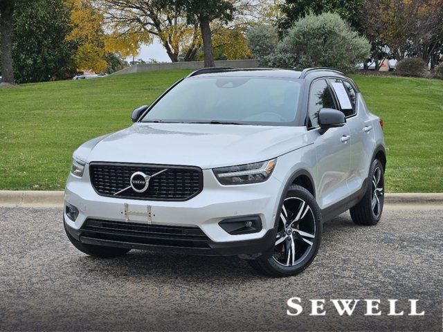 2019 Volvo XC40 R-Design