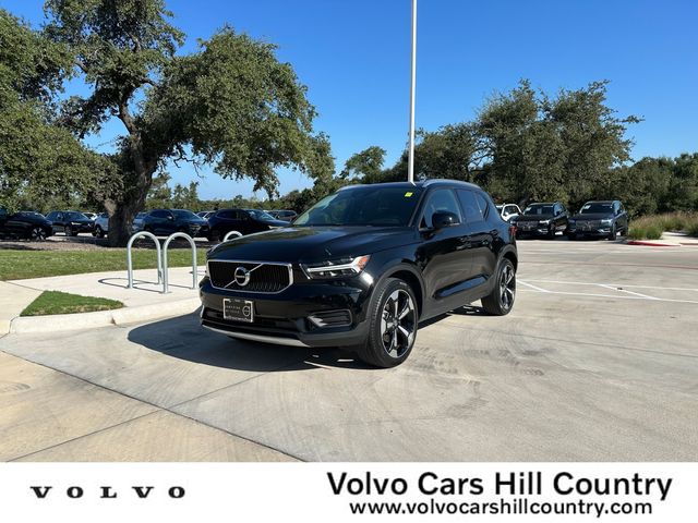 2019 Volvo XC40 Momentum