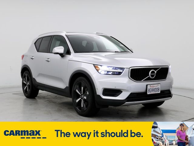 2019 Volvo XC40 Momentum