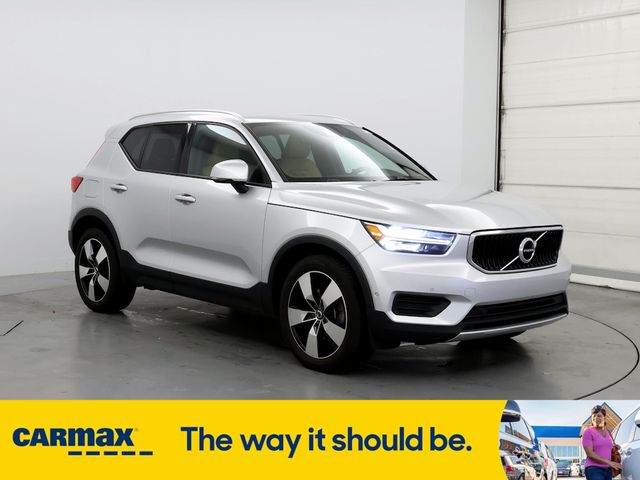 2019 Volvo XC40 Momentum