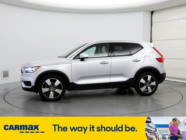 2019 Volvo XC40 Momentum