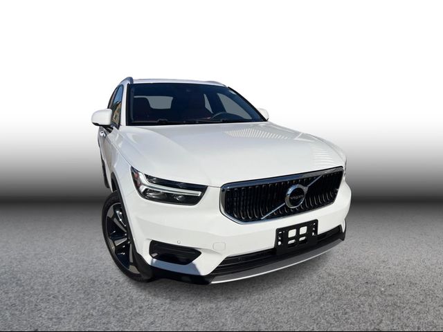 2019 Volvo XC40 Momentum