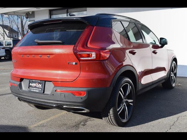 2019 Volvo XC40 R-Design