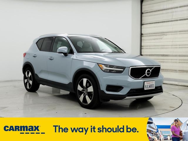 2019 Volvo XC40 Momentum