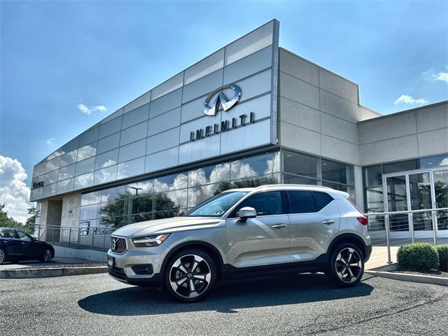 2019 Volvo XC40 Inscription