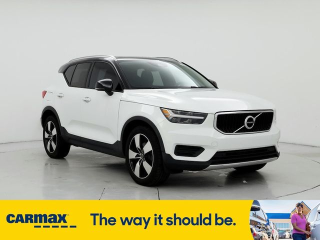 2019 Volvo XC40 Momentum