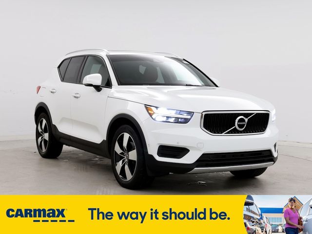 2019 Volvo XC40 Momentum