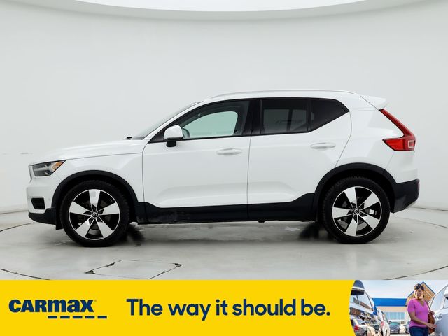 2019 Volvo XC40 Momentum