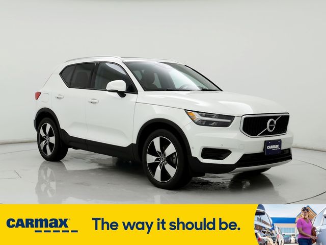 2019 Volvo XC40 Momentum