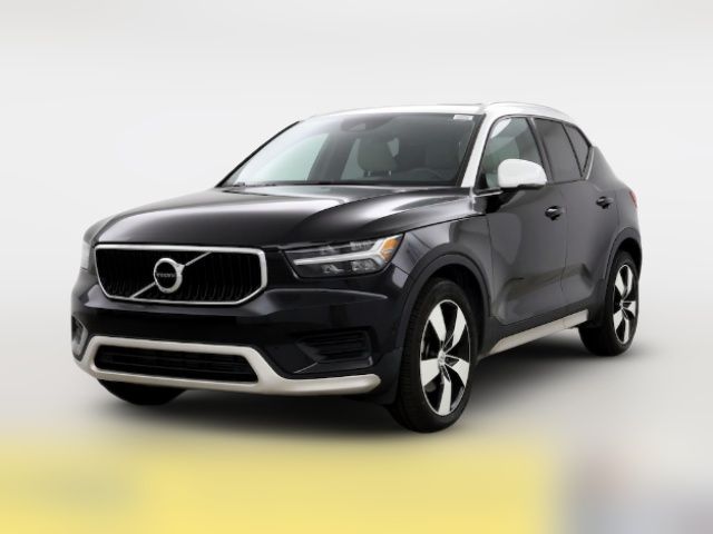 2019 Volvo XC40 Momentum