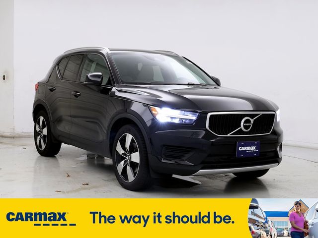 2019 Volvo XC40 Momentum