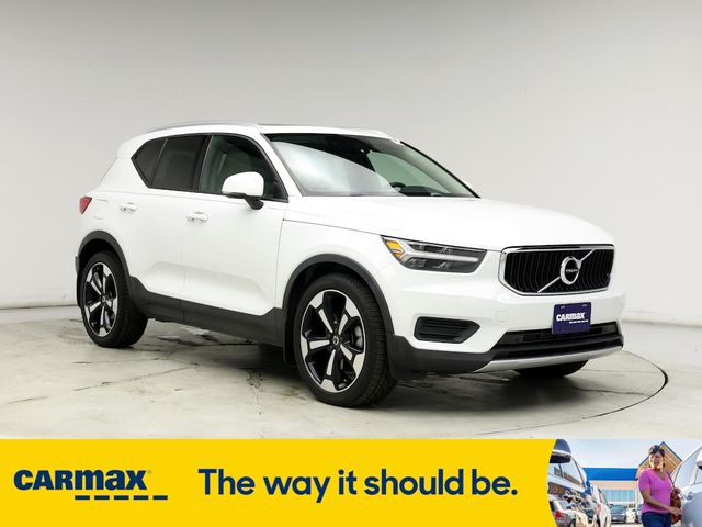 2019 Volvo XC40 Momentum