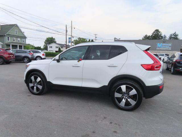 2019 Volvo XC40 Momentum