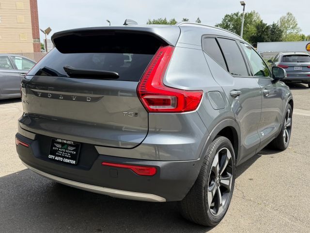 2019 Volvo XC40 Momentum