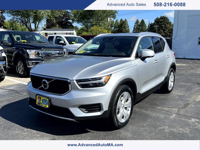 2019 Volvo XC40 Momentum