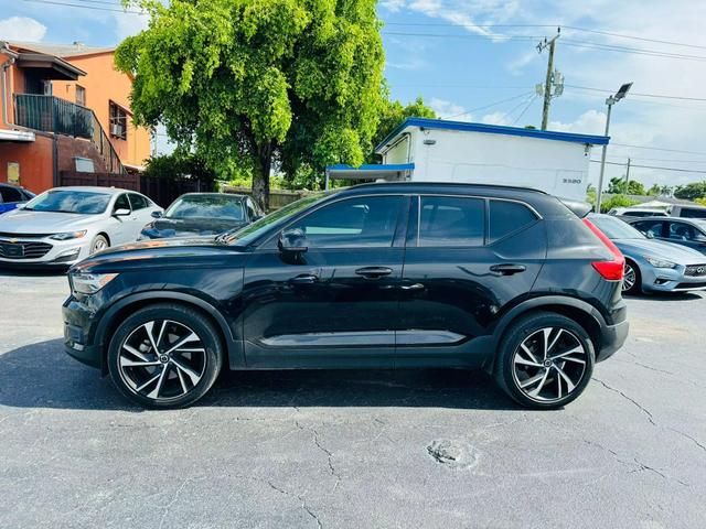 2019 Volvo XC40 R-Design