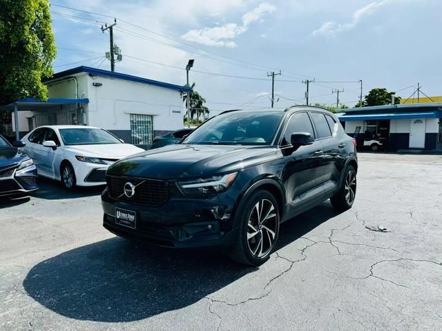 2019 Volvo XC40 R-Design