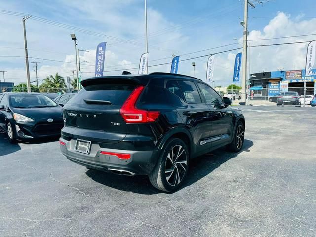 2019 Volvo XC40 R-Design