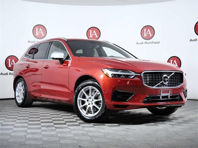 2019 Volvo XC60 R-Design