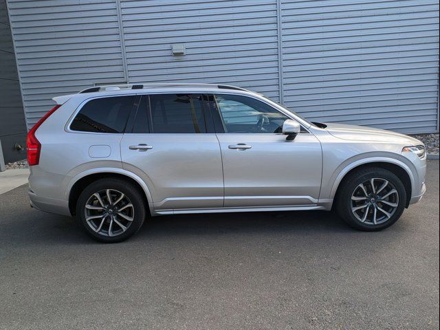 2019 Volvo XC90 Momentum