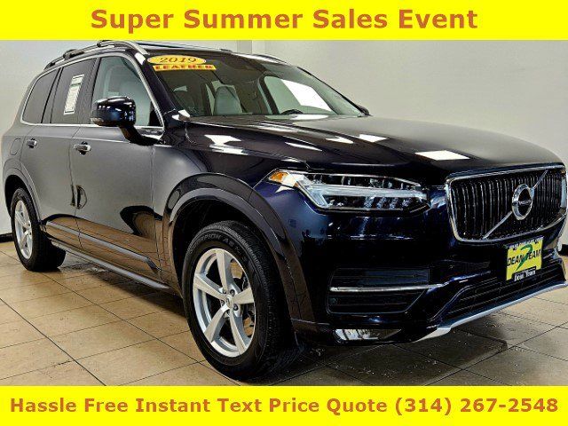 2019 Volvo XC90 Momentum