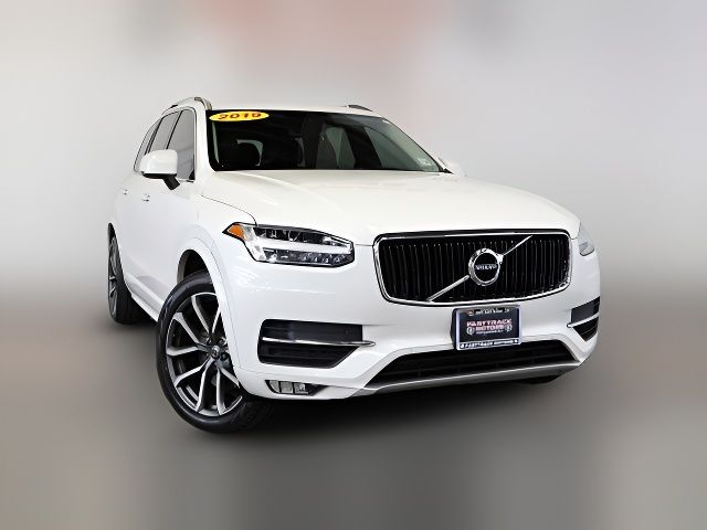 2019 Volvo XC90 Momentum