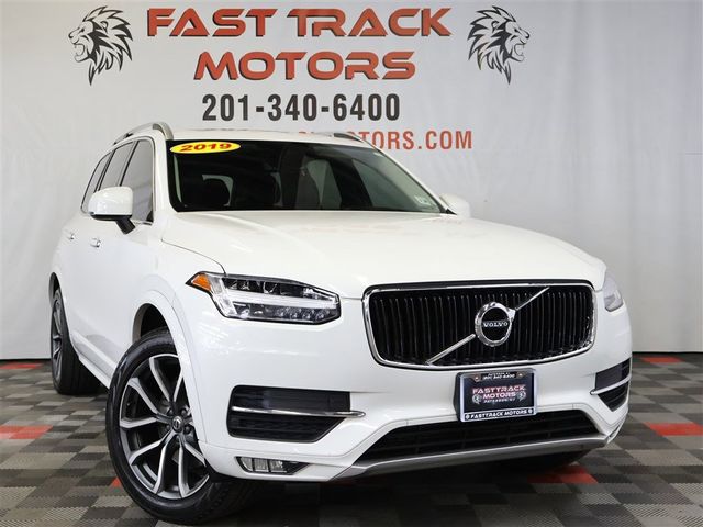 2019 Volvo XC90 Momentum