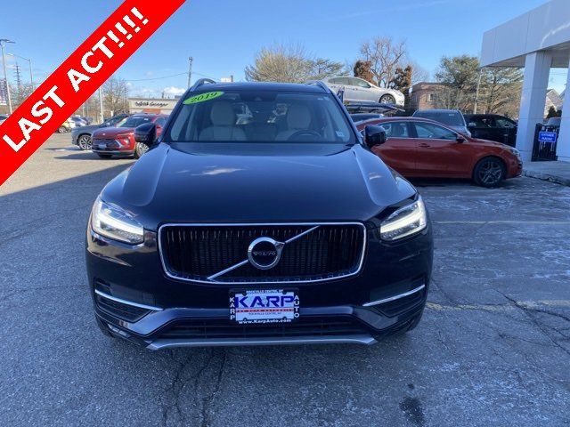 2019 Volvo XC90 Momentum