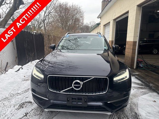 2019 Volvo XC90 Momentum