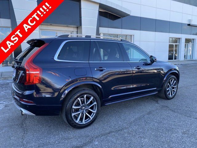 2019 Volvo XC90 Momentum