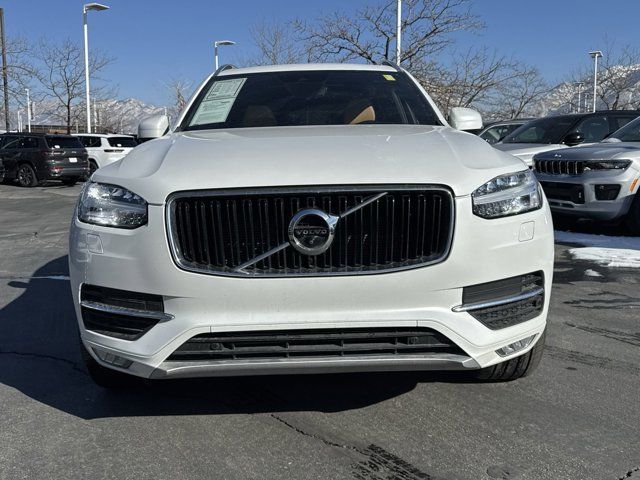 2019 Volvo XC90 Momentum