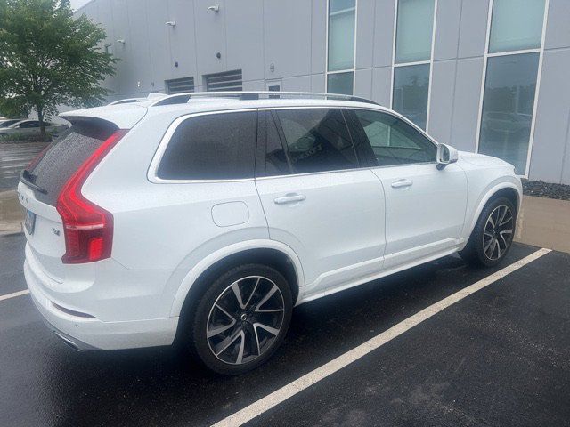 2019 Volvo XC90 Momentum