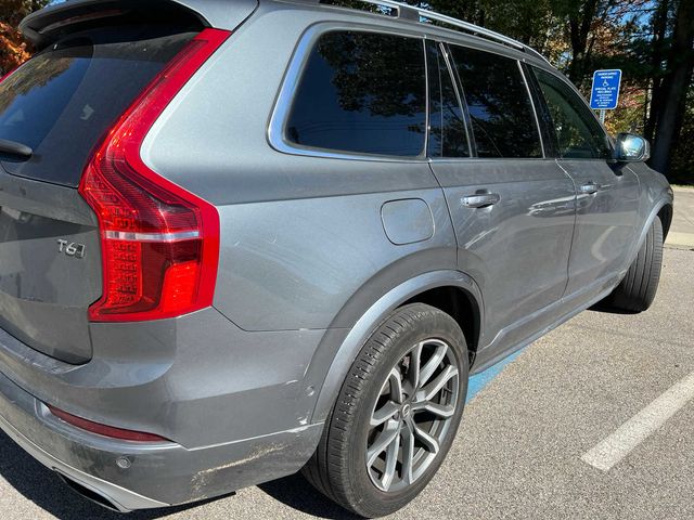 2019 Volvo XC90 Momentum