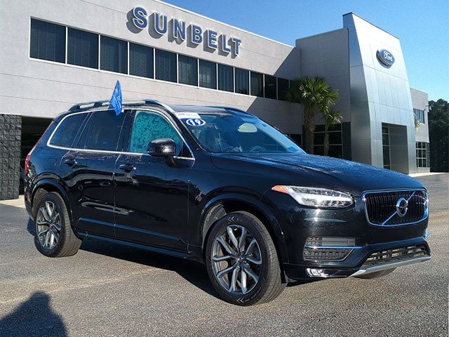 2019 Volvo XC90 Momentum