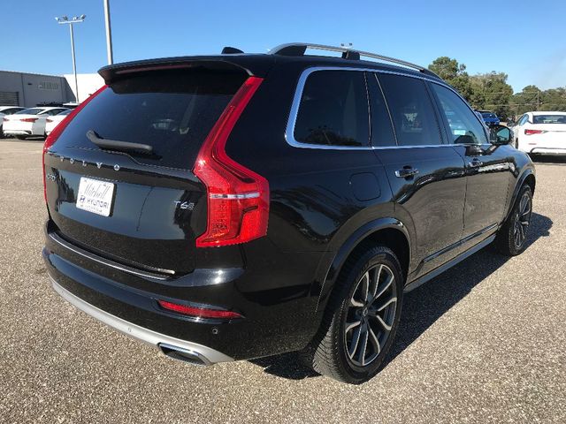 2019 Volvo XC90 Momentum