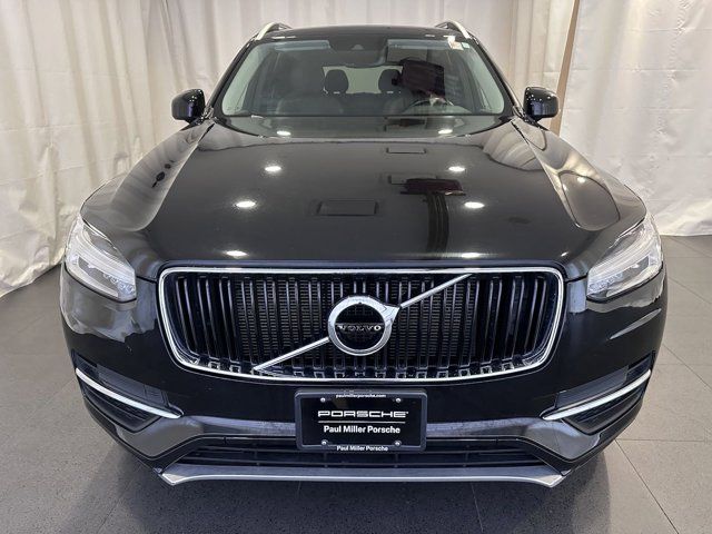 2019 Volvo XC90 Momentum