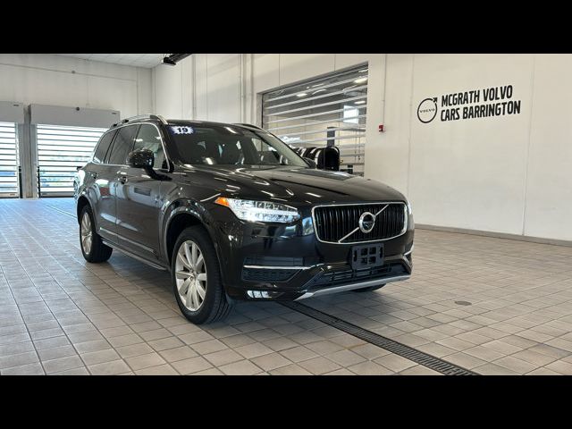 2019 Volvo XC90 Momentum