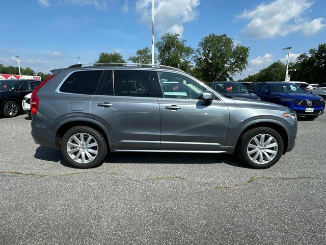 2019 Volvo XC90 Momentum