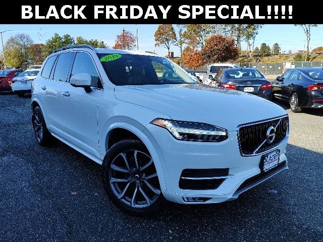 2019 Volvo XC90 Momentum