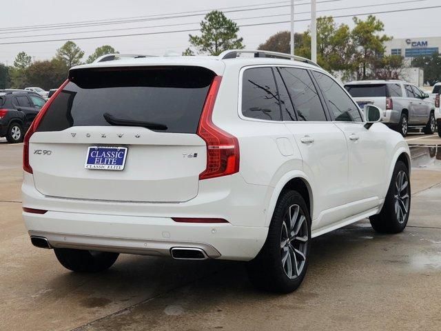 2019 Volvo XC90 Momentum