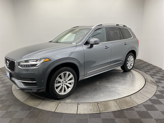 2019 Volvo XC90 Momentum