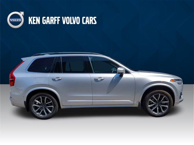 2019 Volvo XC90 Momentum