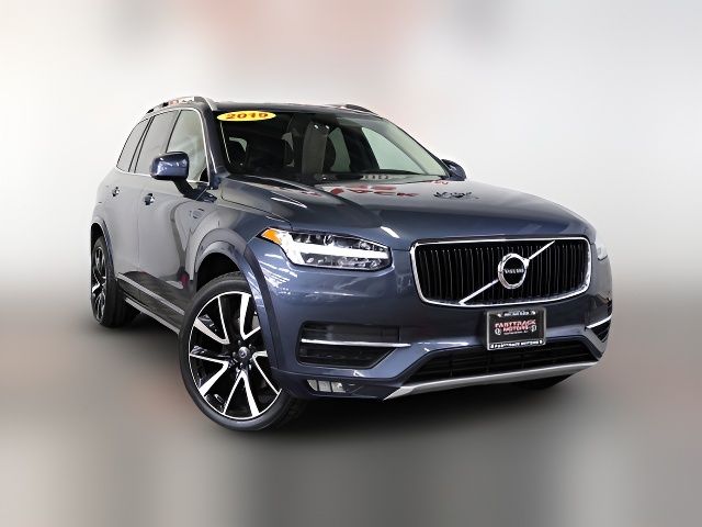 2019 Volvo XC90 Momentum