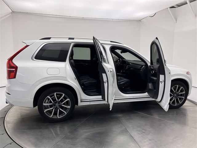 2019 Volvo XC90 Momentum