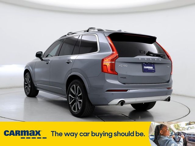 2019 Volvo XC90 Momentum