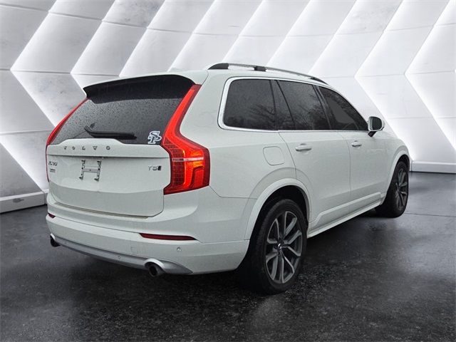 2019 Volvo XC90 Momentum