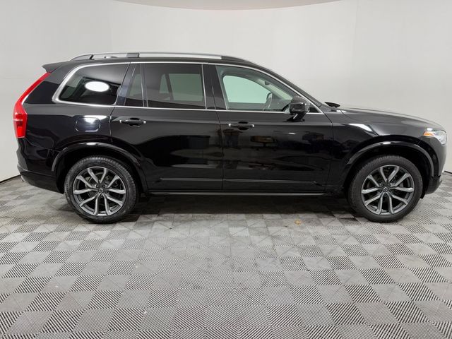 2019 Volvo XC90 Momentum