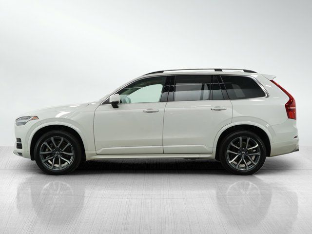 2019 Volvo XC90 Momentum