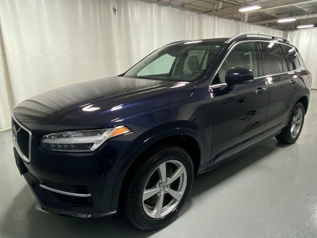 2019 Volvo XC90 Momentum