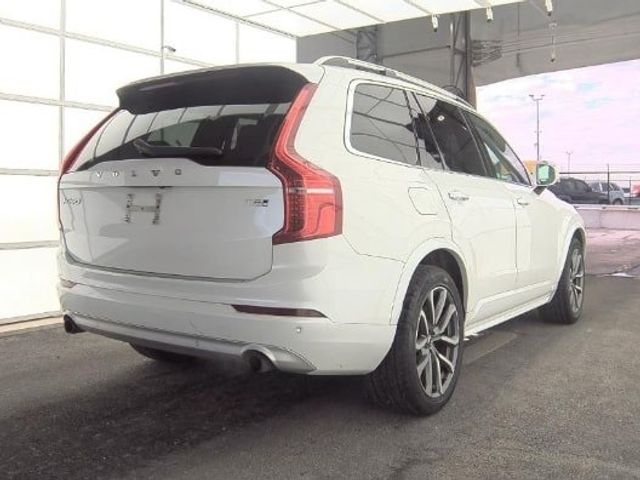 2019 Volvo XC90 Momentum